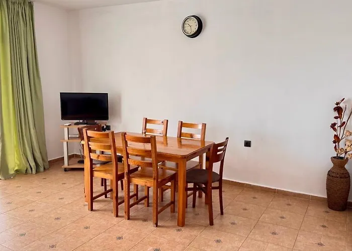 Fantastic In Апартамент